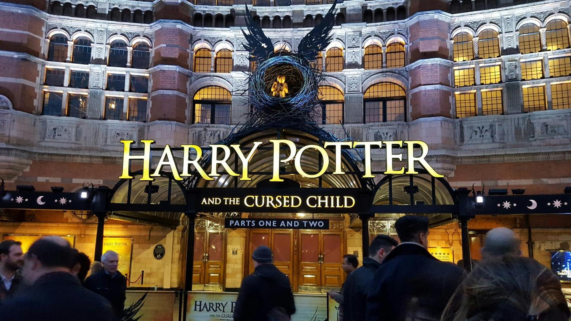 Cool Covent Garden Theatre Design Hub For Families Friends Couples Apartman London Kültér fotó