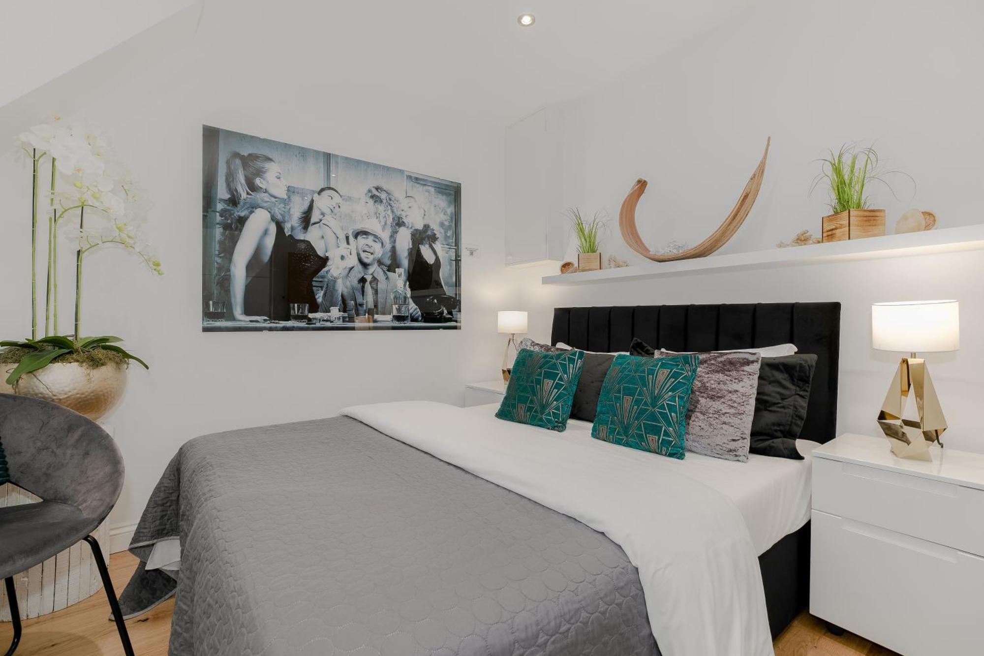 Cool Covent Garden Theatre Design Hub For Families Friends Couples Apartman London Kültér fotó