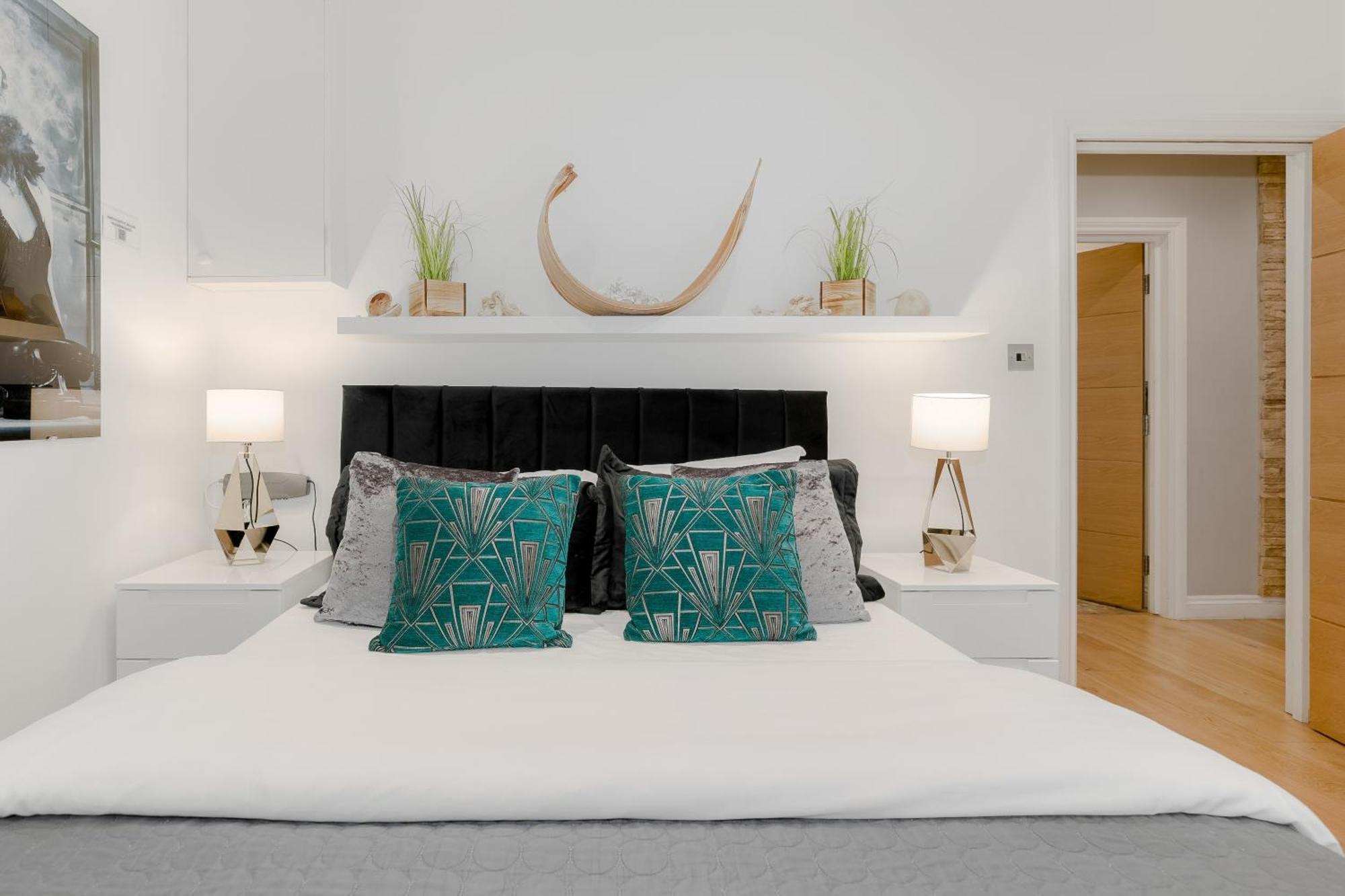 Cool Covent Garden Theatre Design Hub For Families Friends Couples Apartman London Kültér fotó